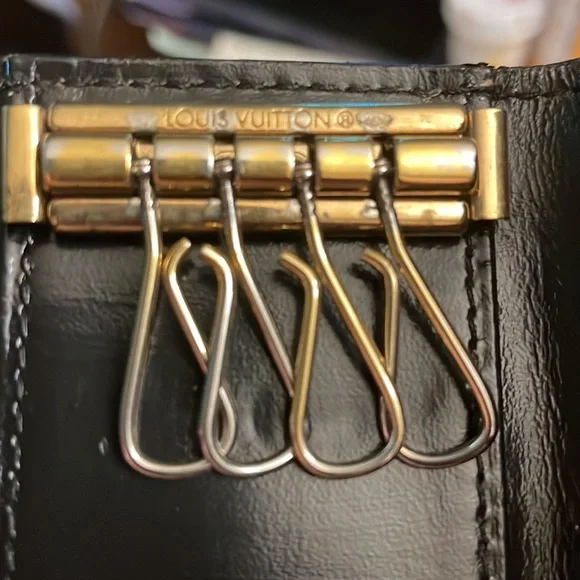 Louis Vuitton Vernis Keyholder Dyed - Picture 5 of 8